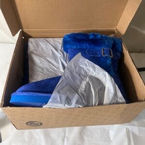 Lamo Fur Faux Suede Boots 10 Blue Pull On Flat Cozy Comfy Fuzzy Winter